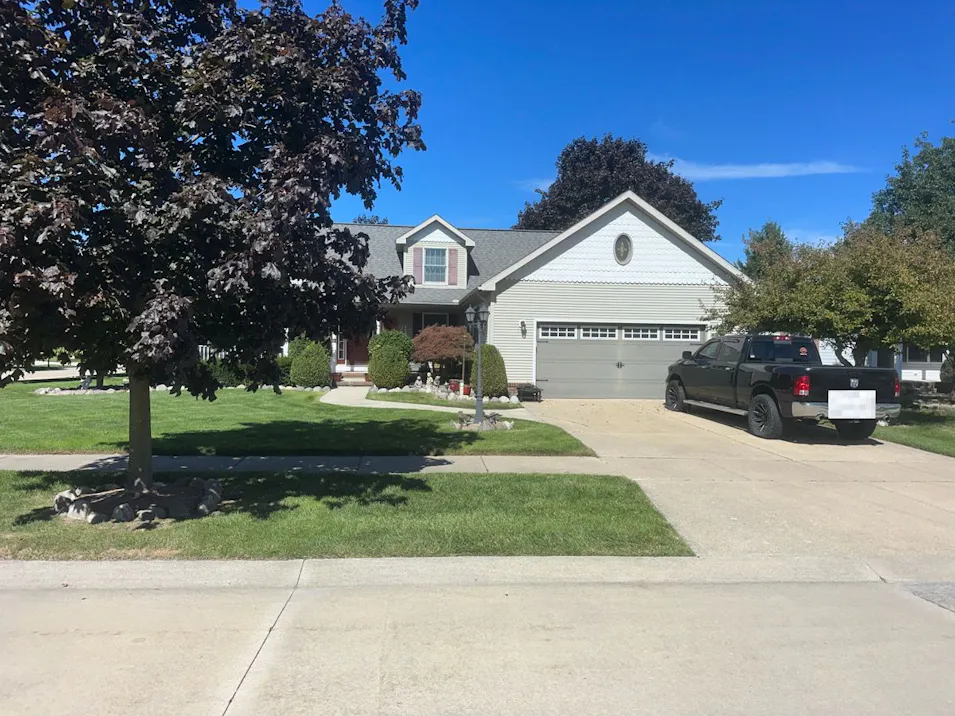 21703 Hawthorn Ct Macomb, MI 48044, Macomb County