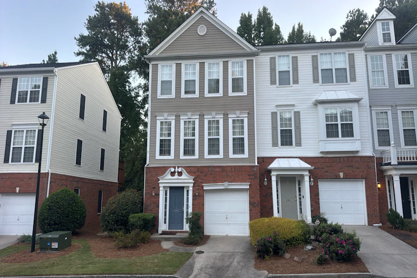3393 Lathenview Ct