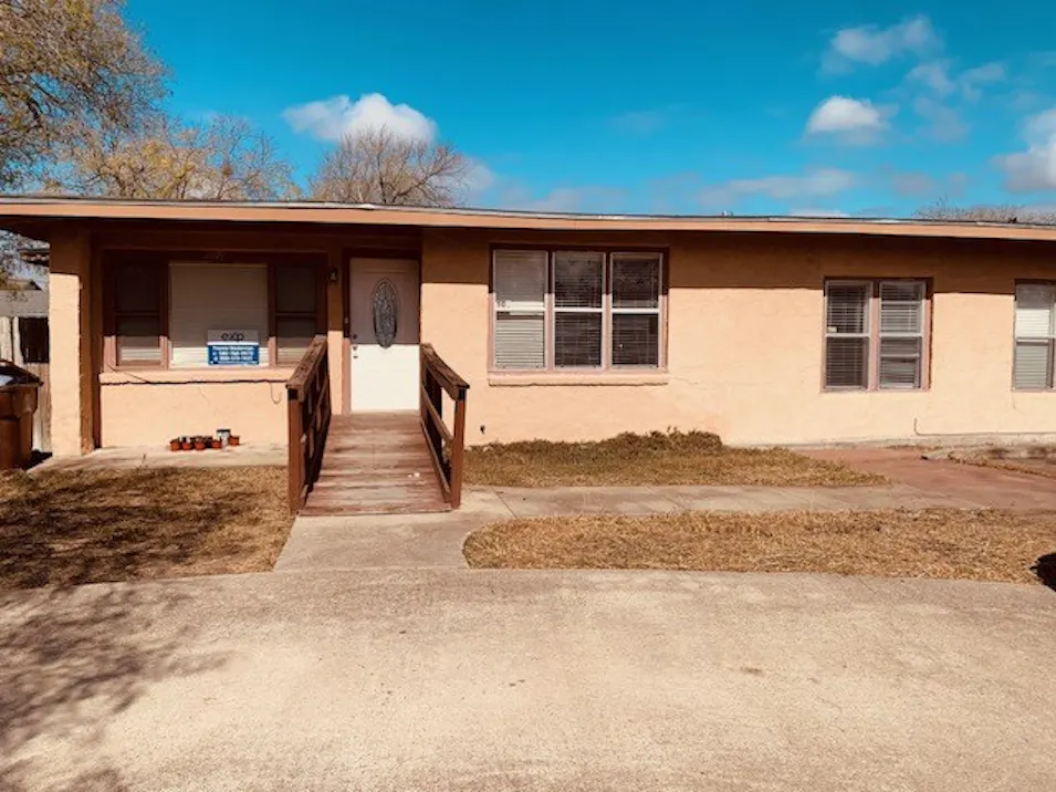 502 W Ave A Kingsville, TX 78363, Kleberg County