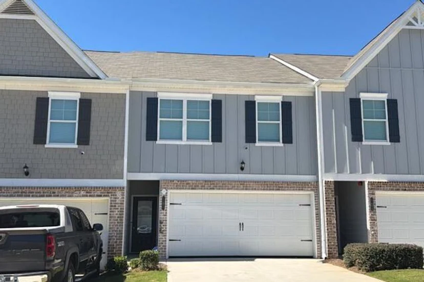11677 Mendenhall Ct