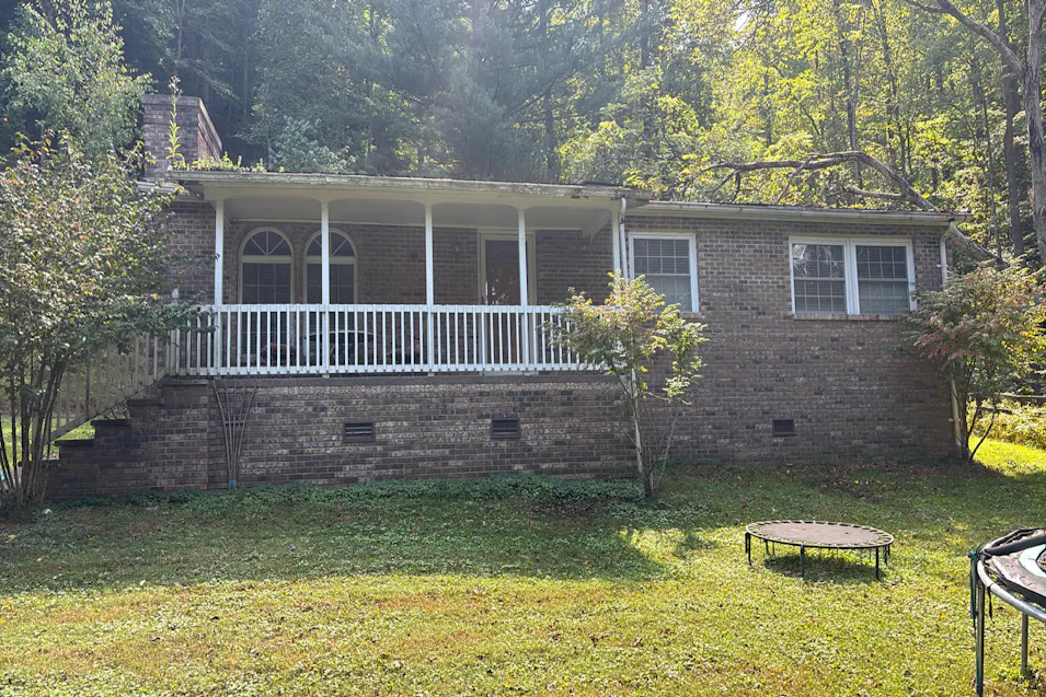 335 Big Branch Jenkins, KY 41537, Pike County