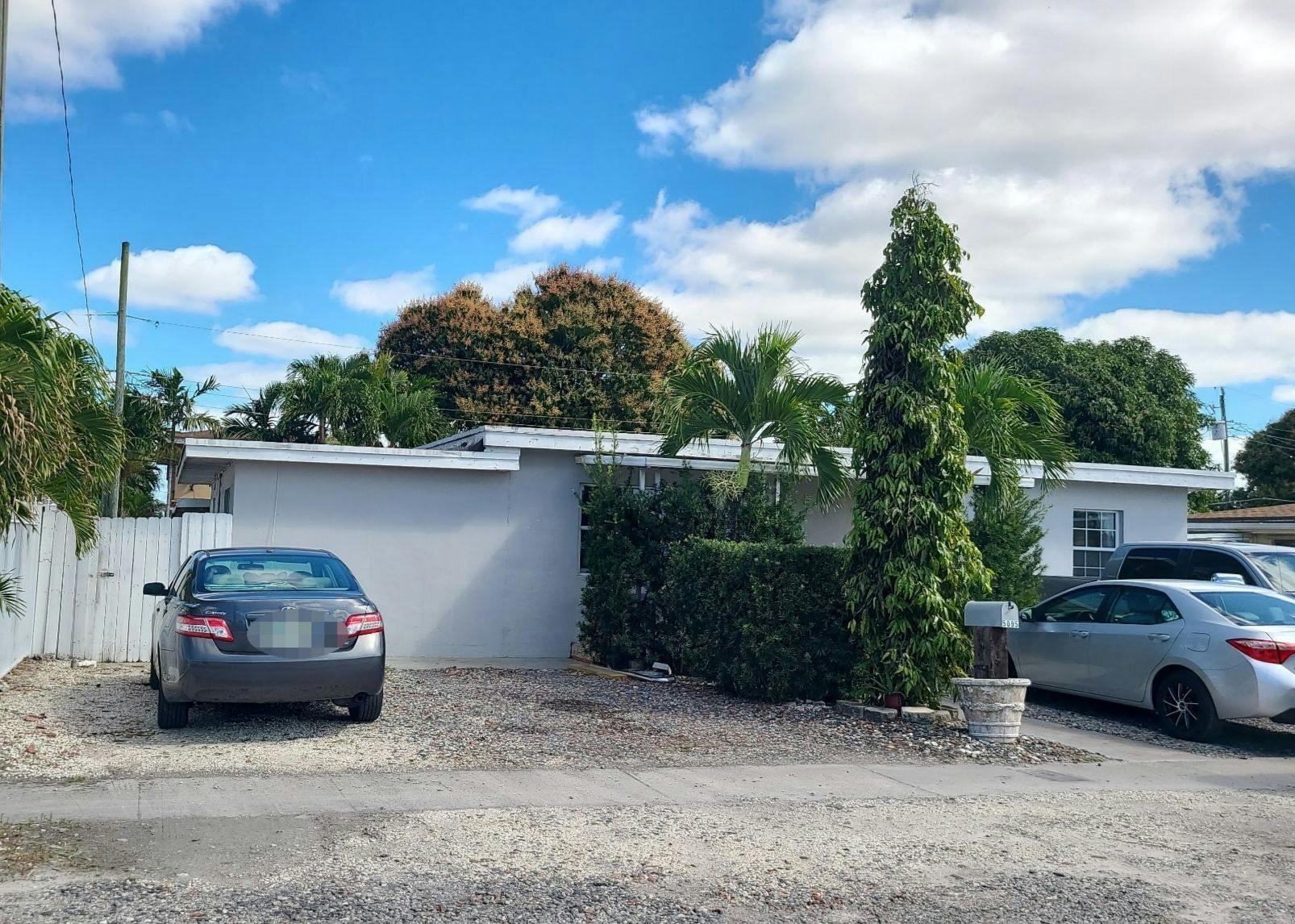 8th Ln, Hialeah, FL 33013