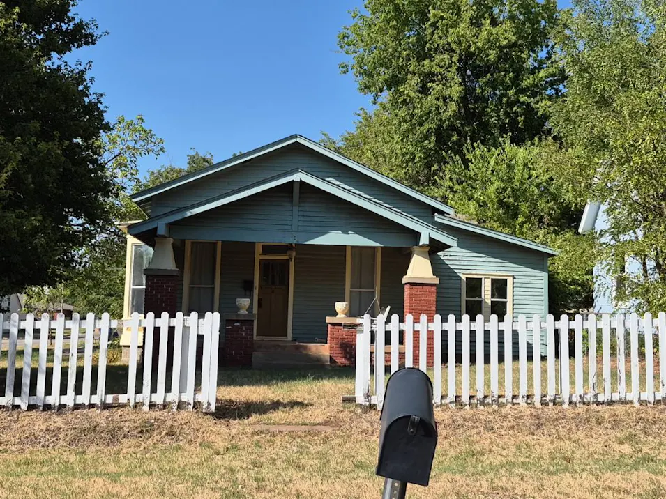 704 E. Vilas Ave. Guthrie, OK 73044, Logan County