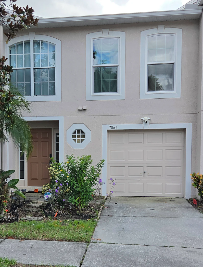 9863 Ashburn Lake Dr