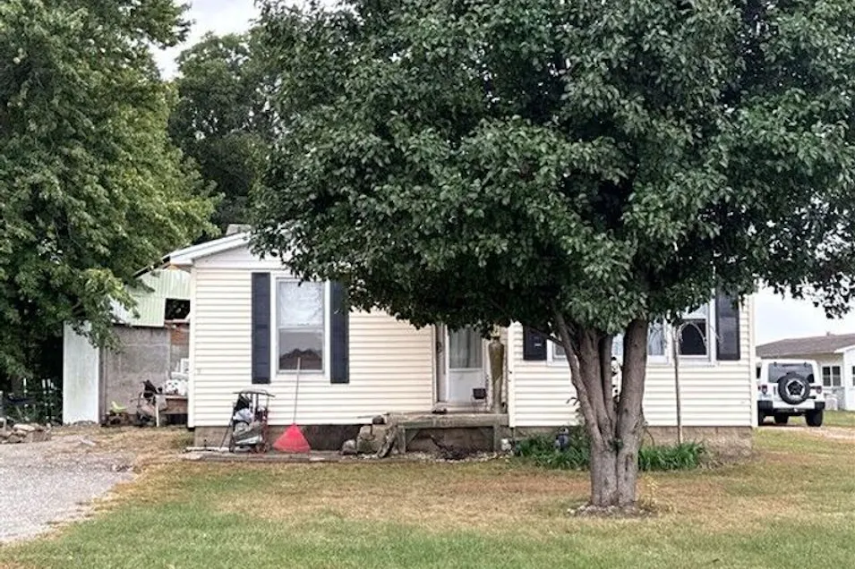 3856 E Cr 450n Mattoon, IL 61938, Coles County