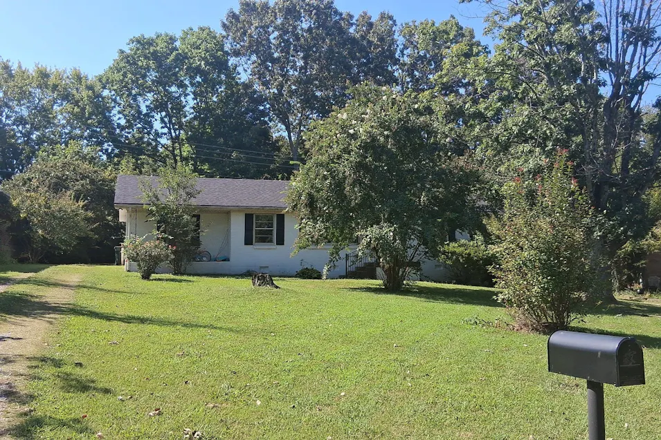 401 S Pawnee Drive Springfield, TN 37172, Robertson County