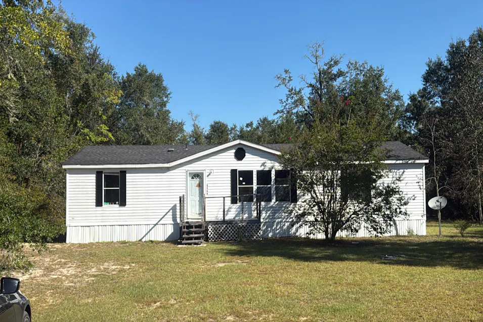 2556 Parrot Bay Drive Alford, FL 32420, Jackson County