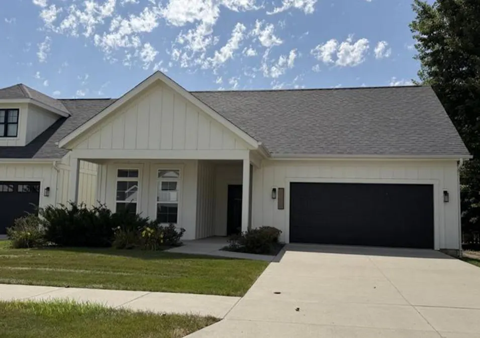2220 Suncrest Dr Ames, IA 50014, Story County