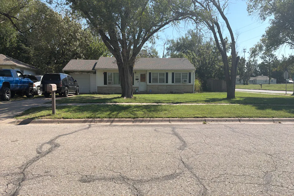 1306 Crescent Dr El Dorado, KS 67042, Butler County