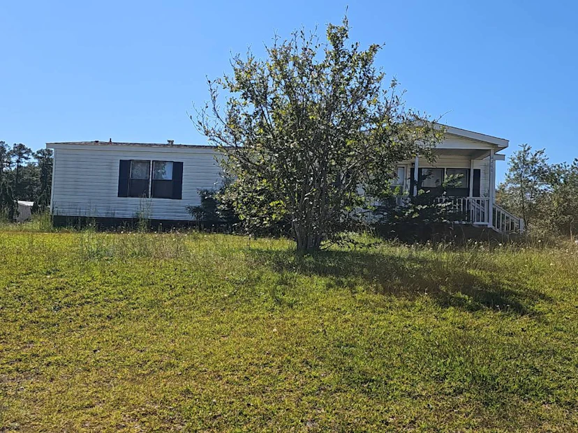 206 Village Ln