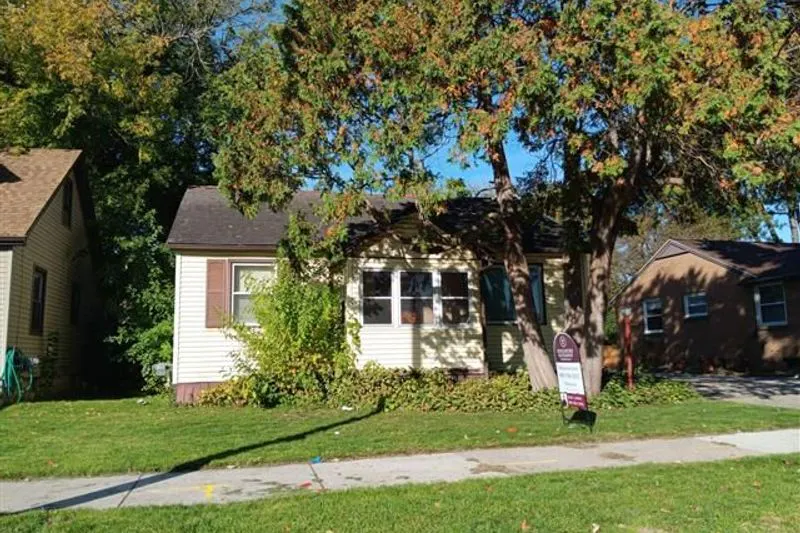 B St, Saginaw, MI 48602