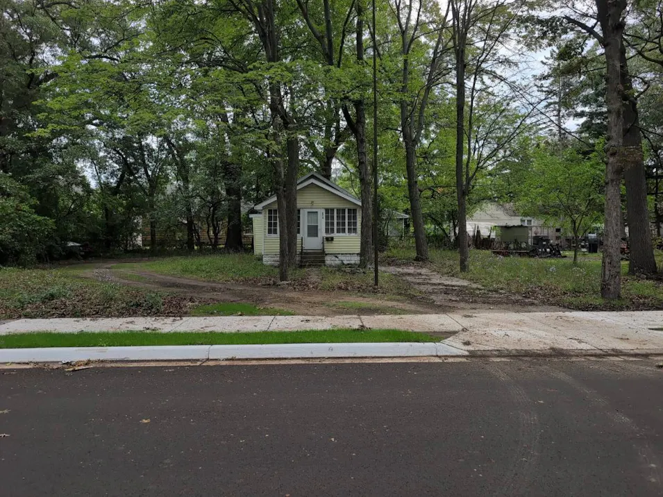 3316 Sanford St Muskegon, MI 49444-2947, Muskegon County