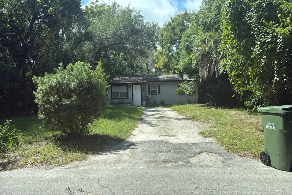 715 N Chester St Leesburg, FL 34748, Lake County