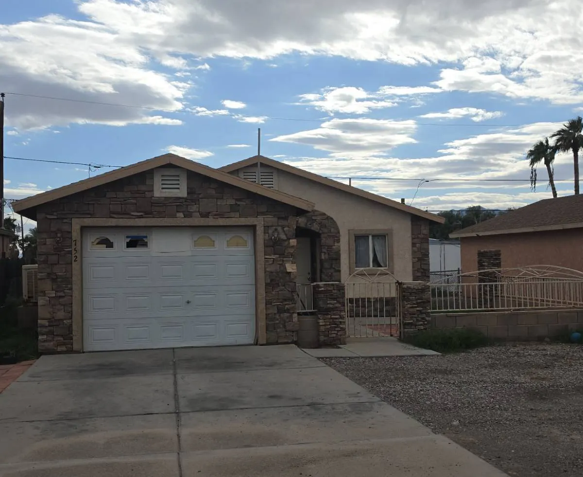 Swan Dr, Bullhead City, AZ 86442