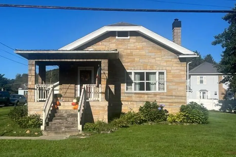 2939 Hood Ave Shinnston, WV 26431, Harrison County