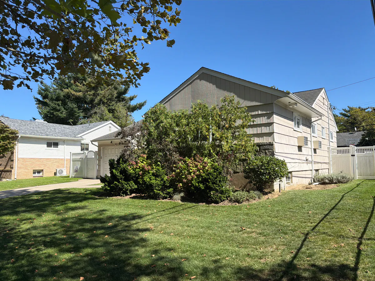 Strathmore St, Valley Stream, NY 11581 #1