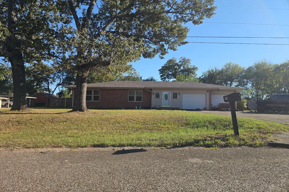 200 East Sarah Avenue Longview, TX 75604, Gregg County