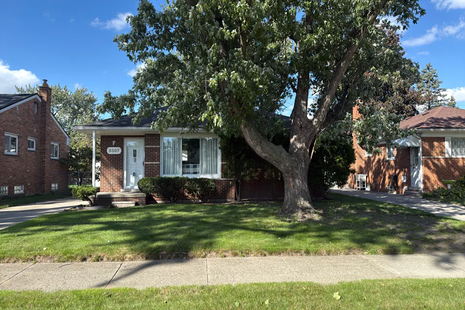 8507 Salem Ln Dearborn Heights, MI 48127, Wayne County