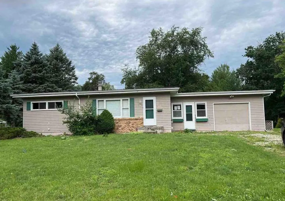 41 Sadowski Ct Decatur, IL 62521, Macon County