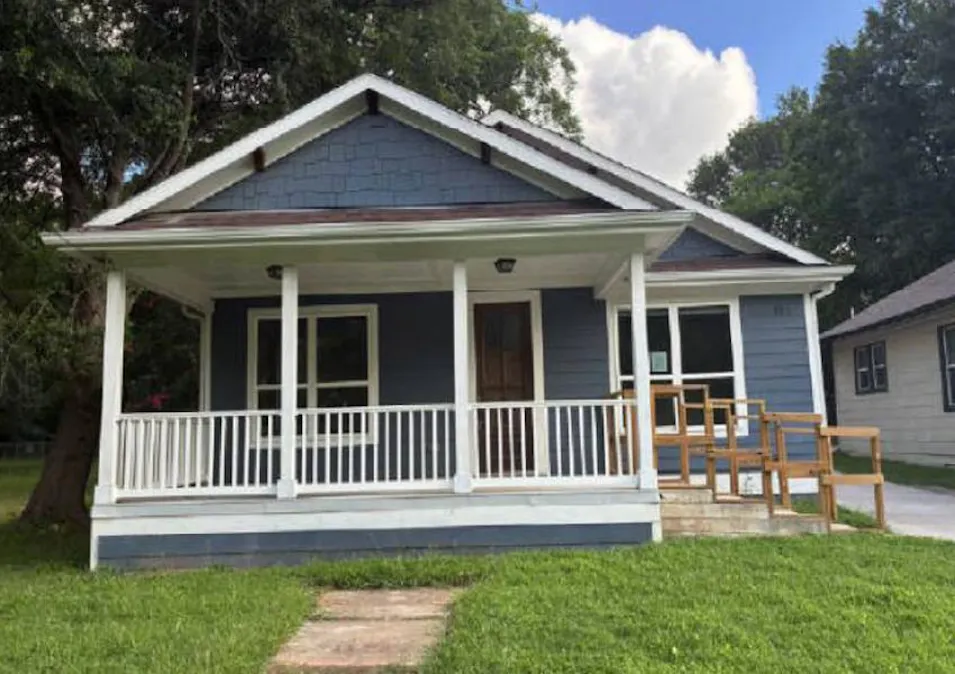 701 E Washington Paris, TX 75460, Lamar County