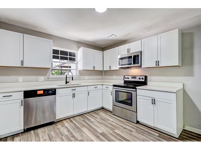 2824 Woodland Dr photo 5