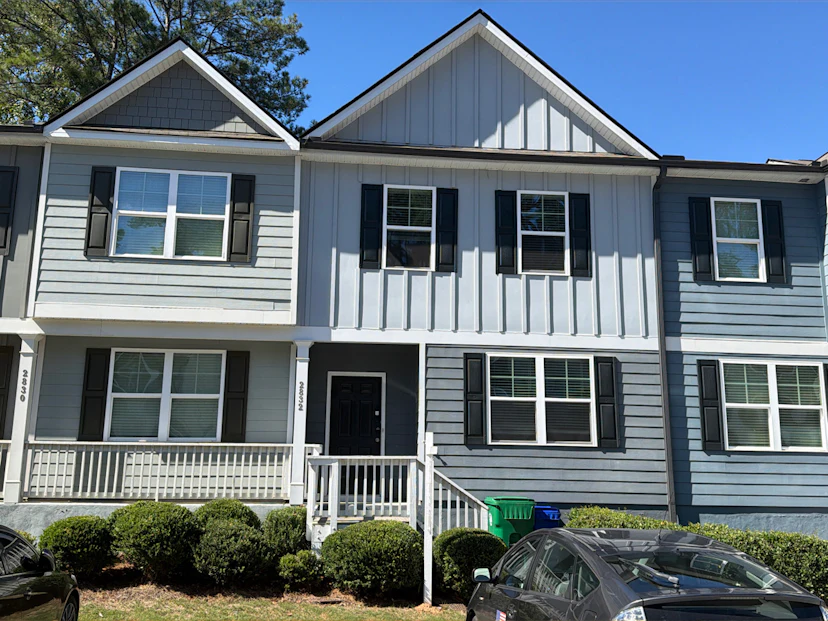 2832 Saratoga Lake View