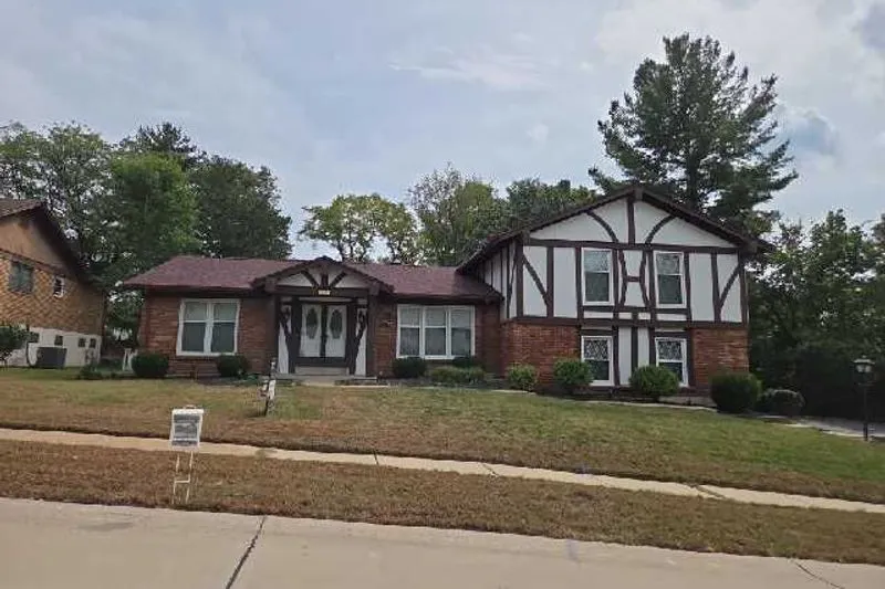 Dungate Dr, Chesterfield, MO 63017 #1