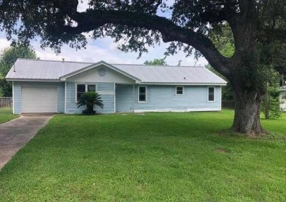 2714 Dowling St West Orange, TX 77630, Orange County