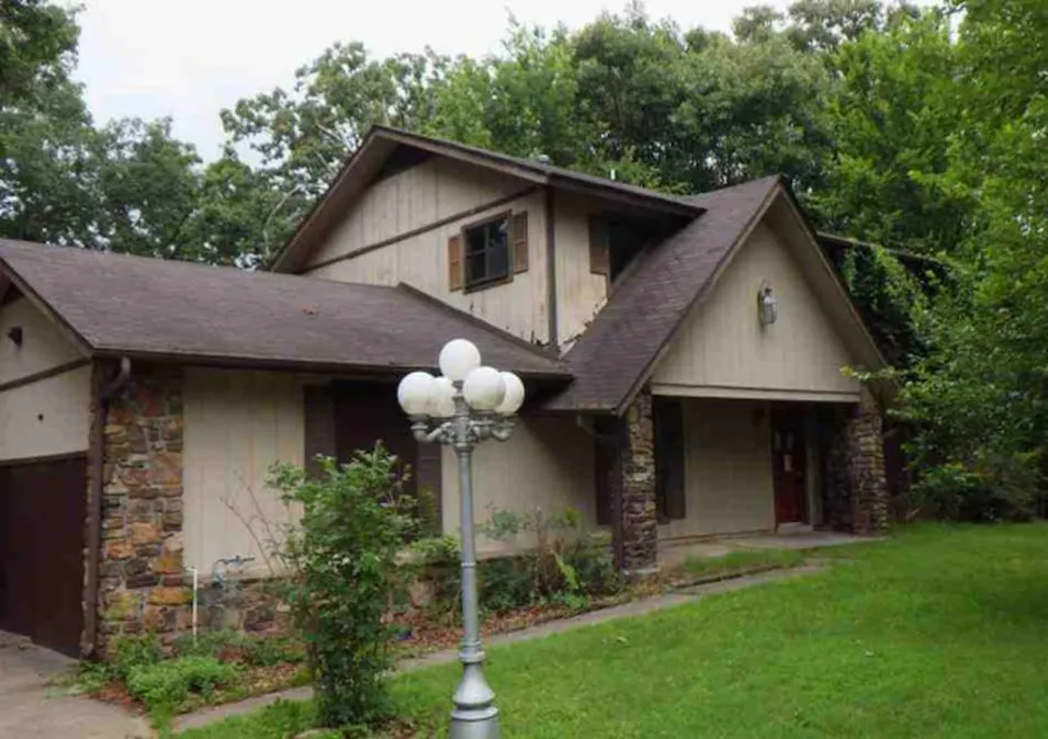 3216 Village Rd Fort Smith, AR 72903, Sebastian County