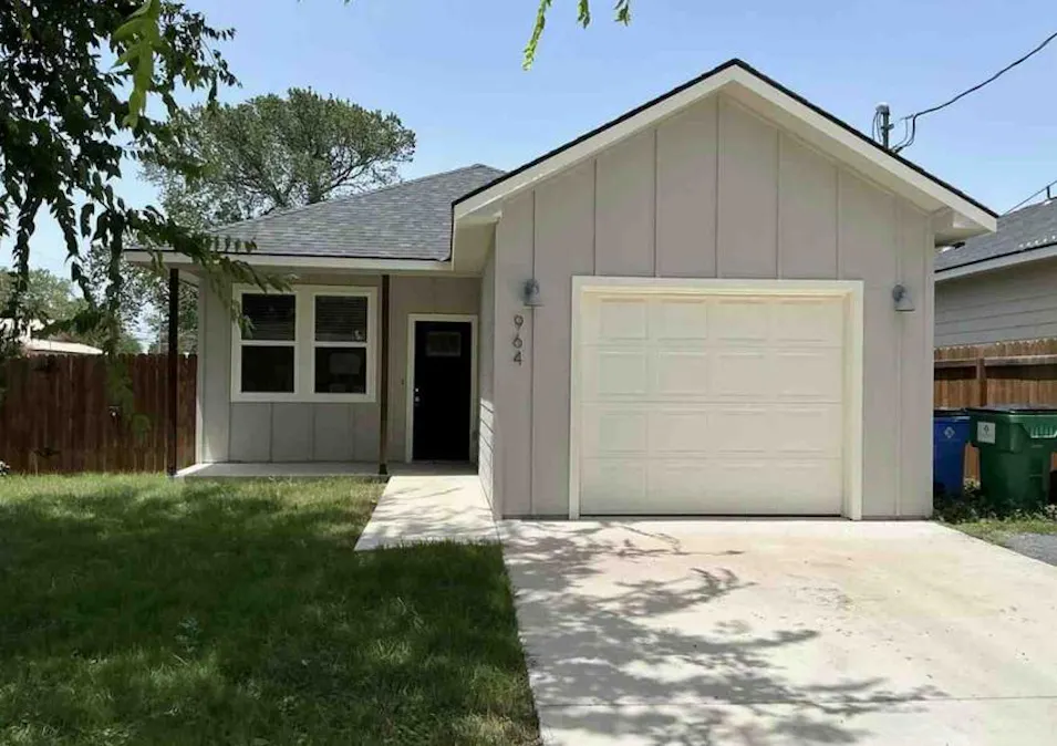 964 Allende St Seguin, TX 78155, Guadalupe County