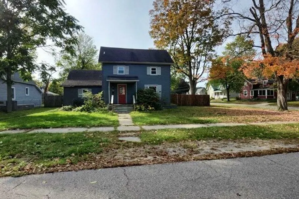221 W Center St Belding, MI 48809, Ionia County