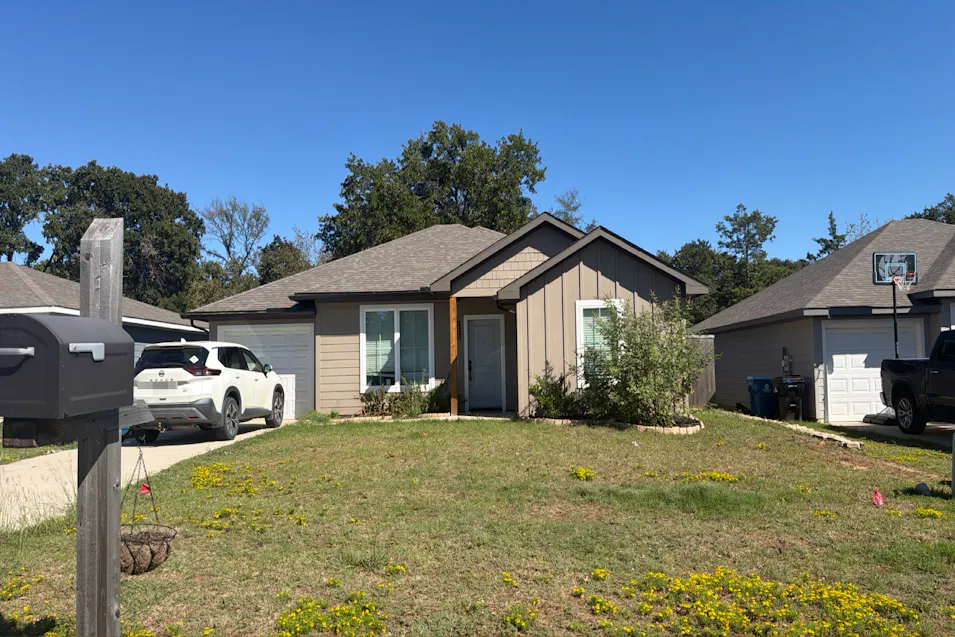 920 Ray Dr Denison, TX 75020, Grayson County