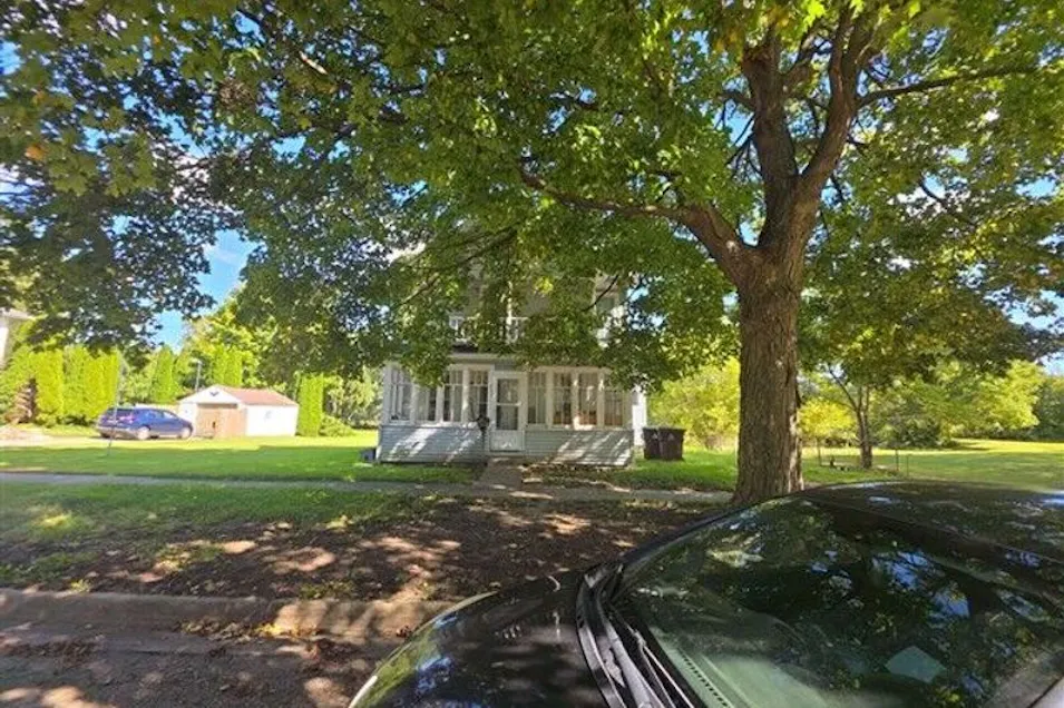 803s Monroe St Albion, MI 49224, Calhoun County