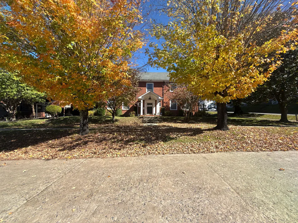 423 3rd Ave Hinton, WV 25951, Summers County