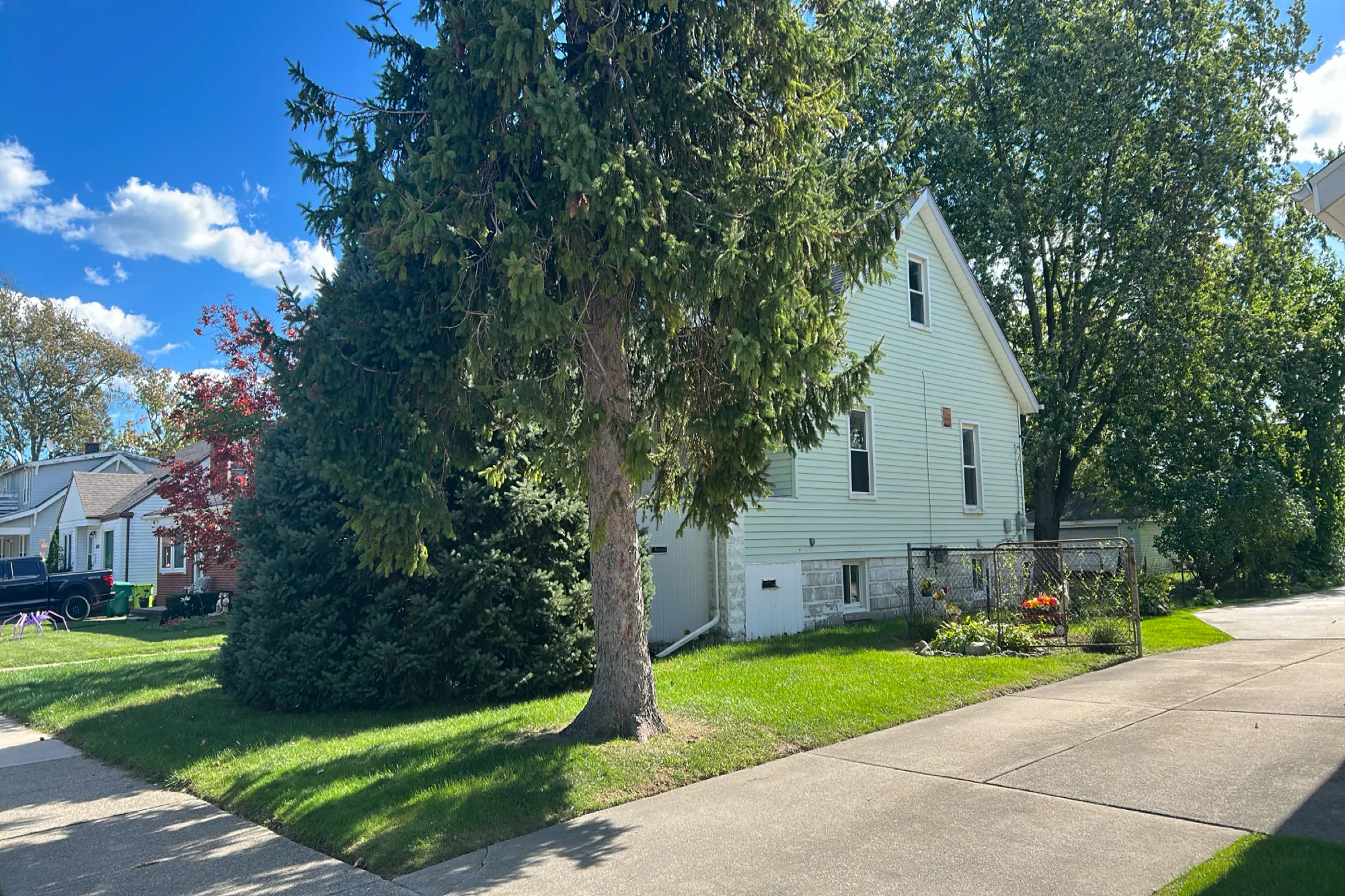 Chesterfield Ave, Eastpointe, MI 48021 #1
