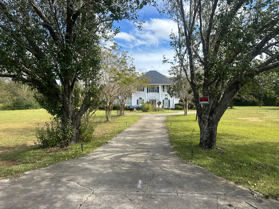 1039 Log Ln Headland, AL 36345, Henry County