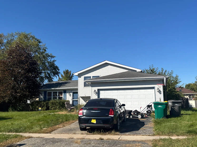 895 Laurel Dr