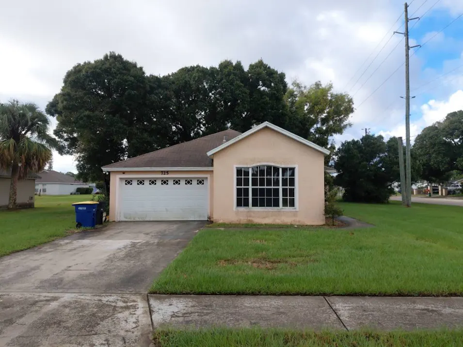 725 Roselyn Ave Fort Pierce, FL 34982, Saint Lucie County