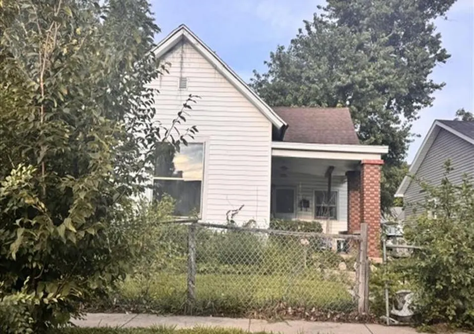 1322 S 4th St Terre Haute, IN 47802, Vigo County