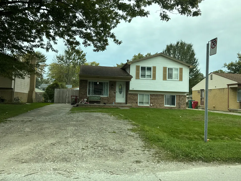 39671 Chart St Harrison Township, MI 48045-1729, Macomb County