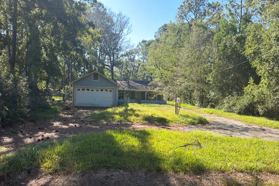 2011 Island Rd Mobile, AL 36605, Mobile County