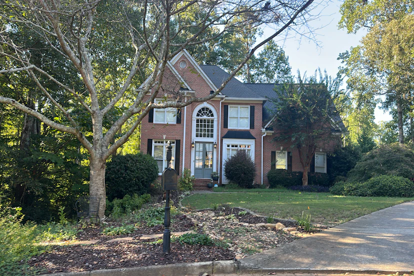 1925 Ravenswood Court