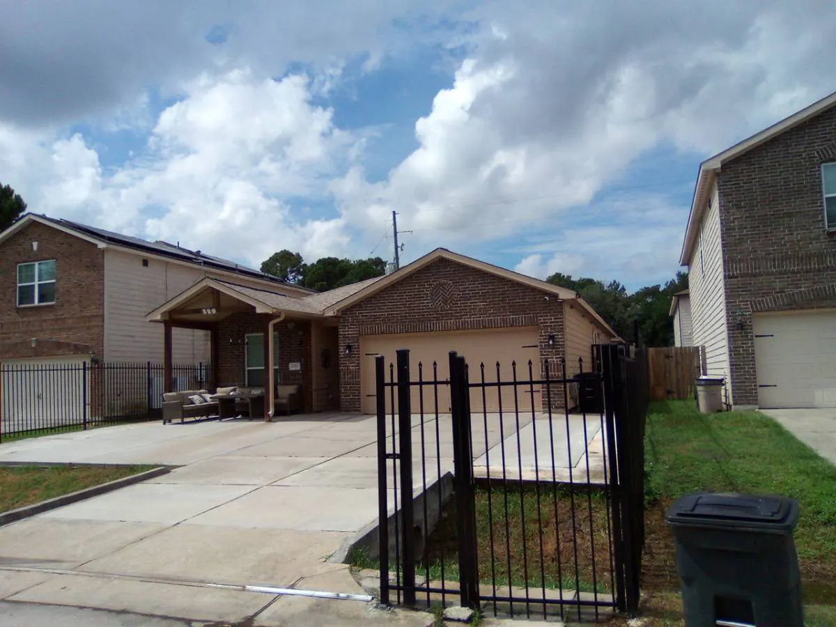 Logger Pine Trl, Houston, TX 77088 #1