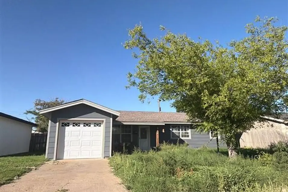 912 W 25th St Plainview, TX 79072, Hale County