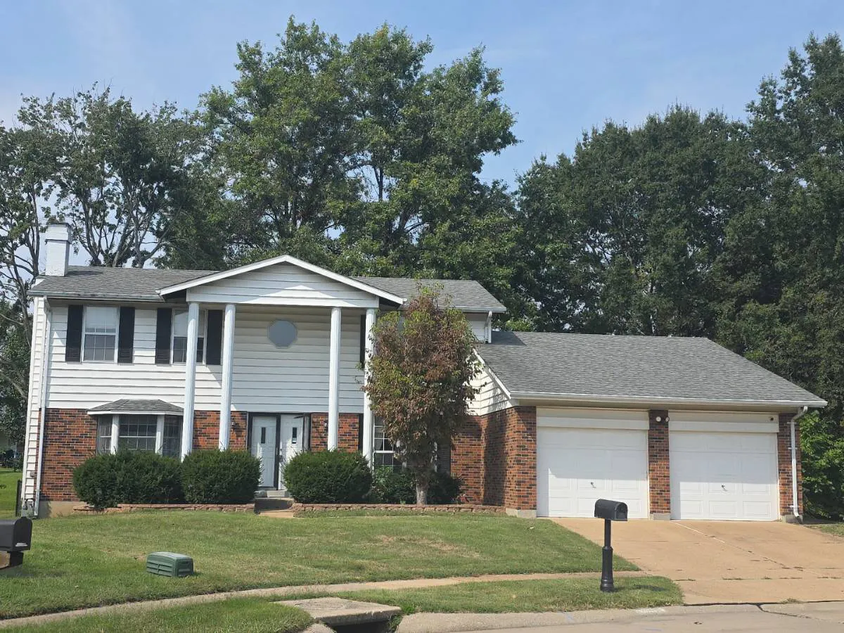 Av DE Paris Dr, Florissant, MO 63034 #1