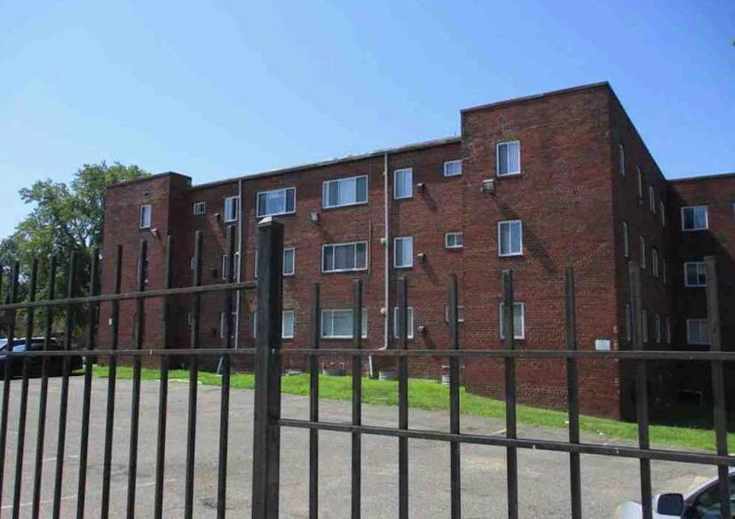 12 Halley Pl Se