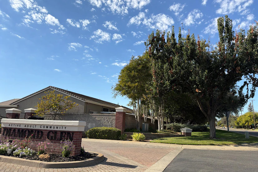 702 Diamond Glen Cir