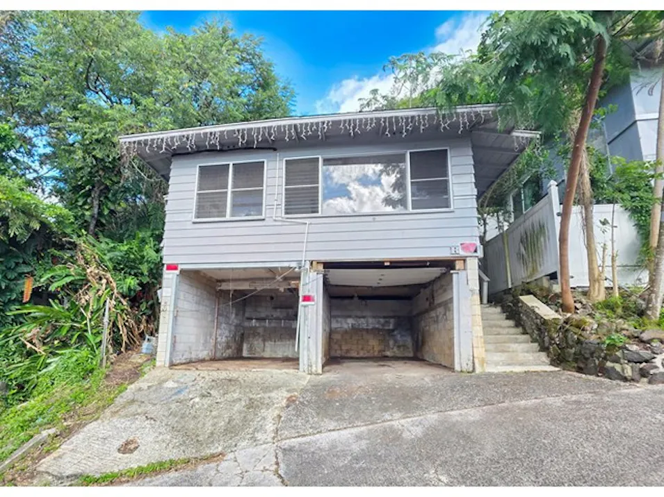 3031 Nihi St Apt 18 Honolulu, HI 96819, Honolulu County
