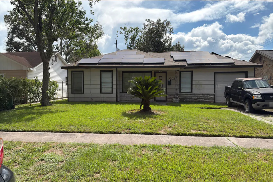 1303 Jefferson St Baytown, TX 77520, Harris County
