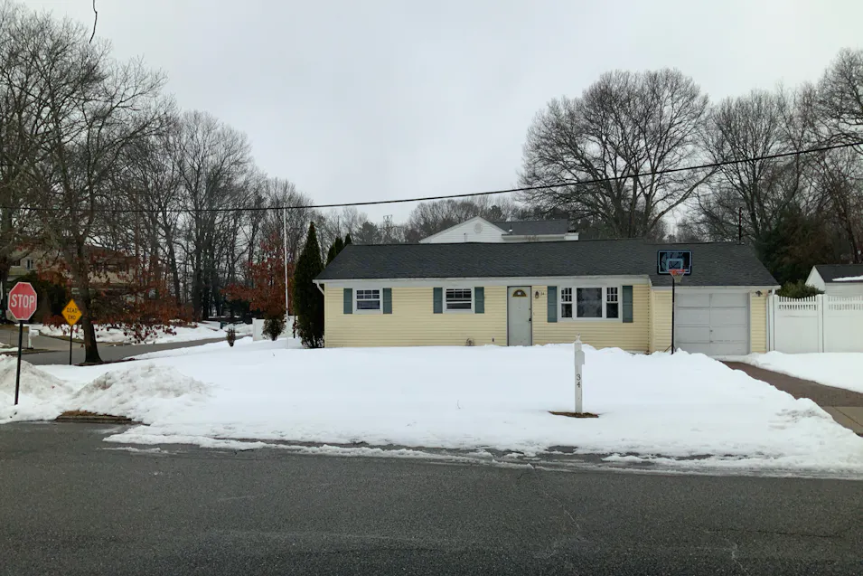 34 5th St Holbrook, NY 11741, Suffolk County